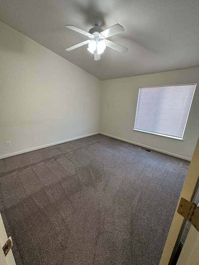 Photo - 346 Emigrant Way