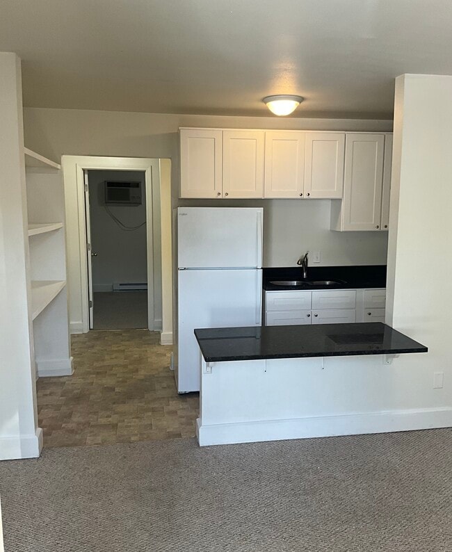 Photo - Sunflower Place - Full Unit for Rent