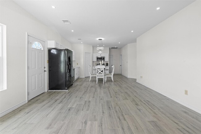 Building Photo - 5053-5835 Drive Rental