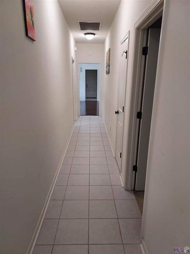 Photo - 18328 Crows Nest Dr