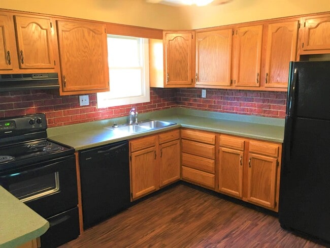 Photo - 225 Glendale Dr