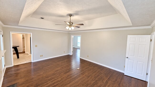3606 Farmfield Ln