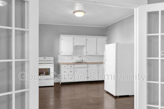 Photo - 331 Schenck St Unit 1