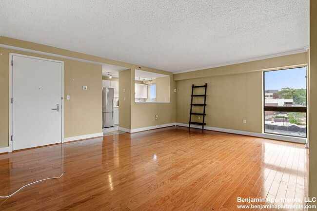 Building Photo - 15 North Beacon St Unit 405