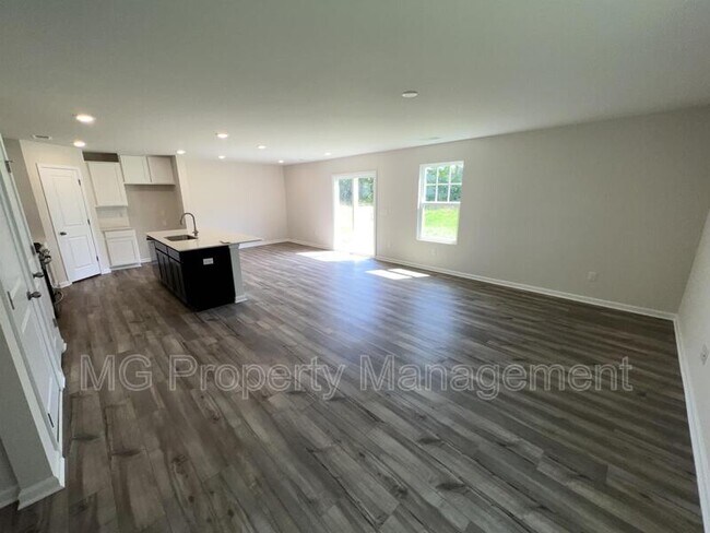 1367 Woodhouse Dr