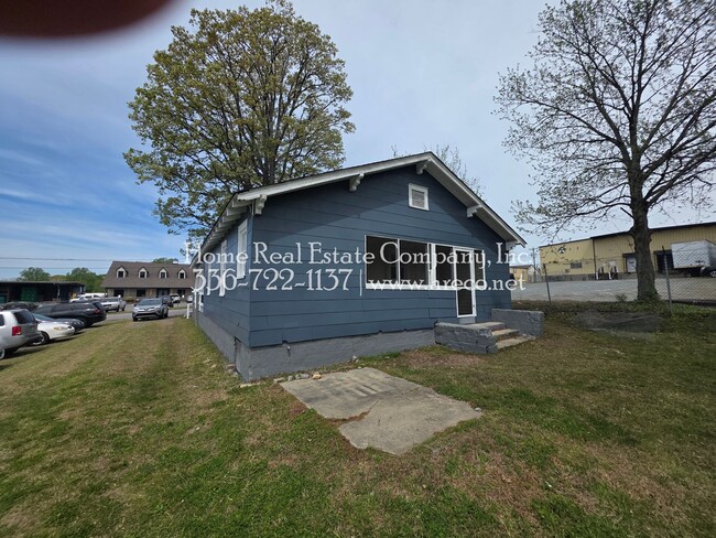 Photo - 526 E 17th St