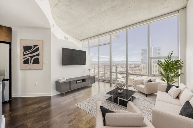 Building Photo - 38th Floor Spire Stunner! Unit 3803