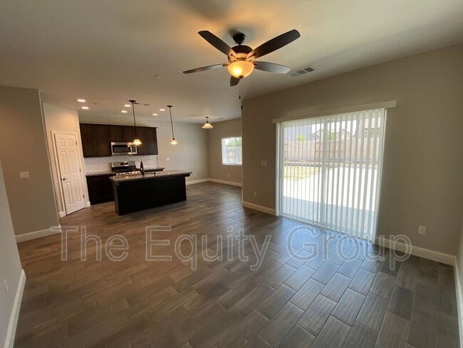 Photo - 1129 E Harter Dr