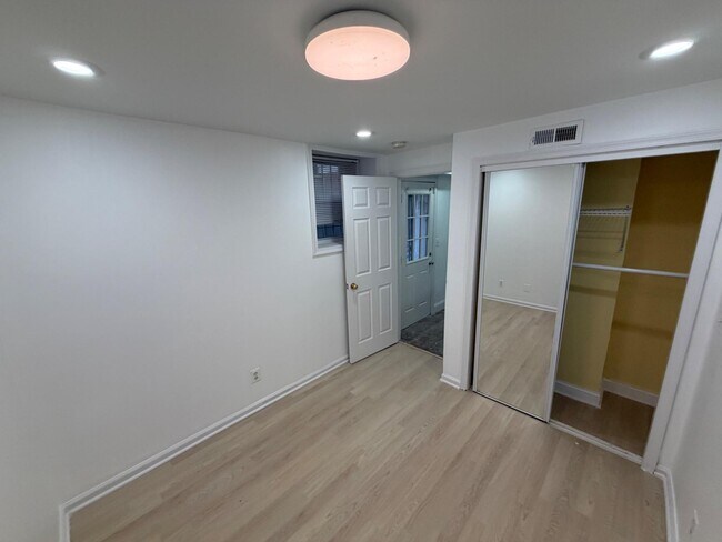 Photo - 1605 New Jersey Ave NW