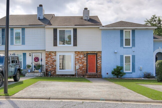 Photo - 2 Bed Townhouse!
