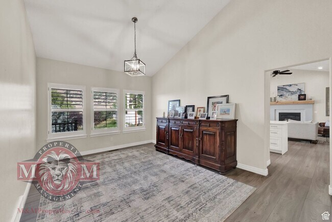Photo - 1693 Crimson Oak Dr