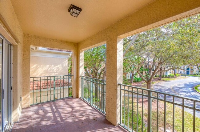 Photo - 2400 Centergate Dr