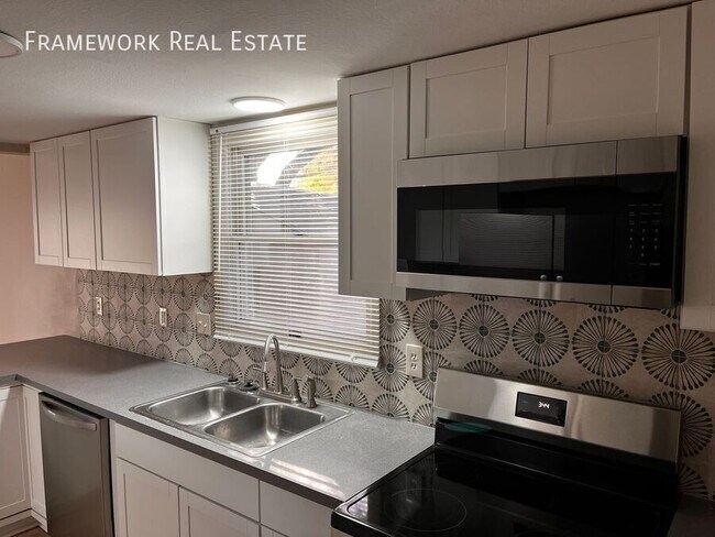 Photo - 143 E Longs Peak Ave