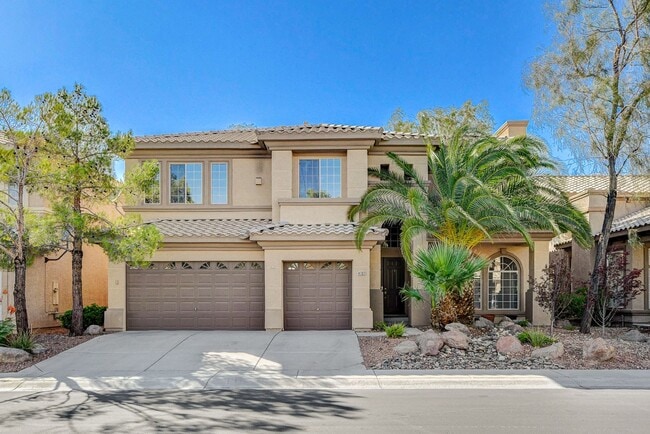 Building Photo - 5 BDR/ 4.5 BTH, Triple Master Home including pool & spa!