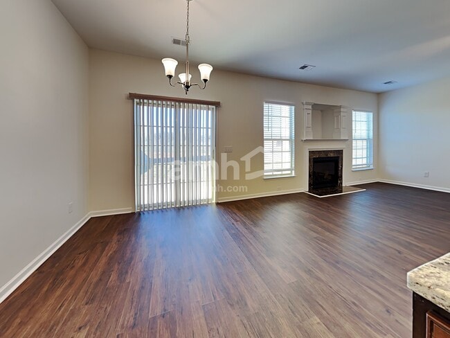 Photo - 153 Caledonia Dr