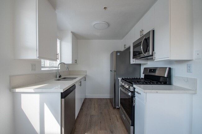 5002 Tujunga Ave Unit 203