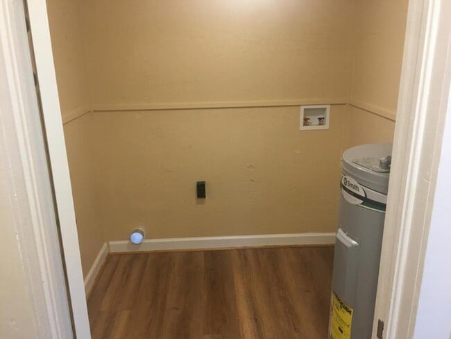 Photo - 146 W Main St