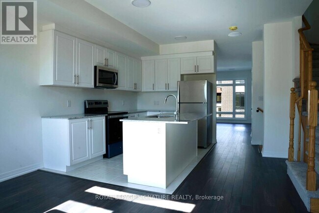 Photo - 75 Sidney Rose Cmn