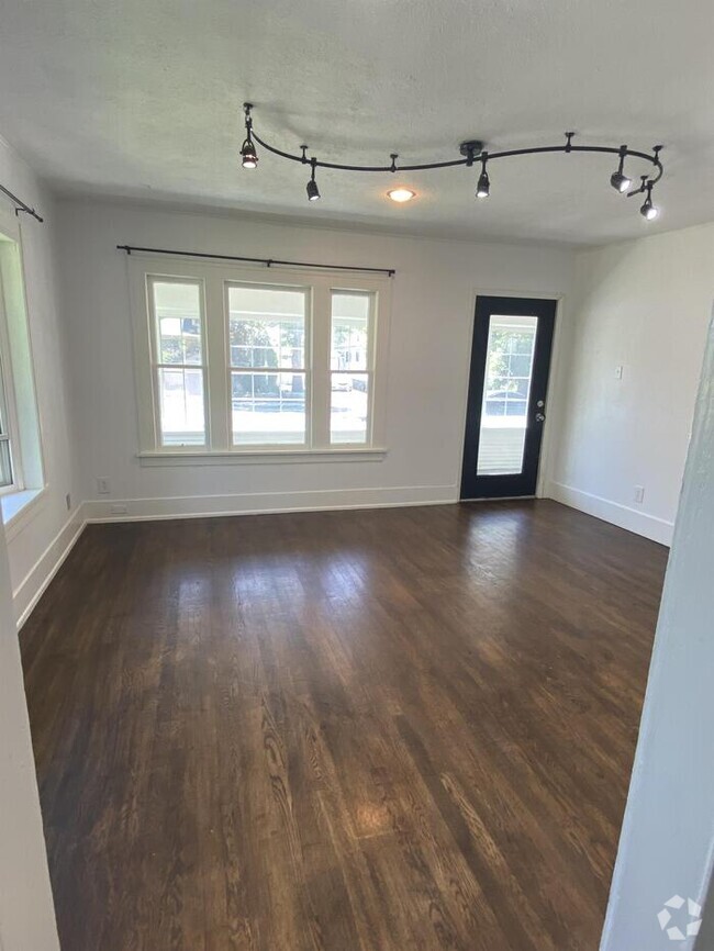 Building Photo - 1256 E Clark St Rental
