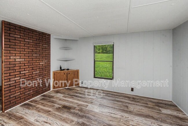 Photo - 967 Frye Rd
