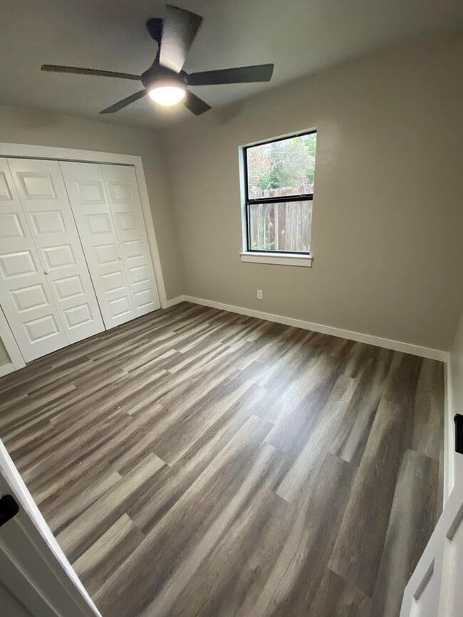 Photo - 518 Wigwam Ln