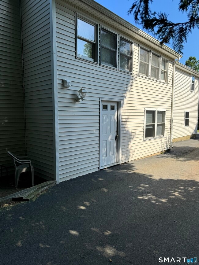 Building Photo - 1823 Boston Post Rd