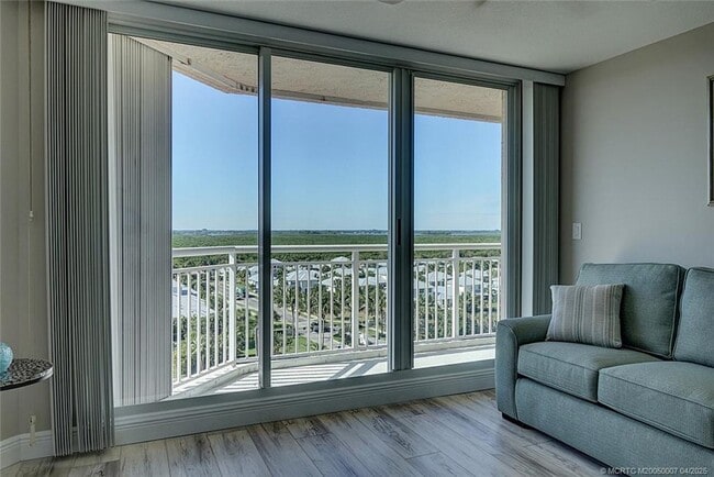 Building Photo - 3880 N Hwy A1A Unit 905