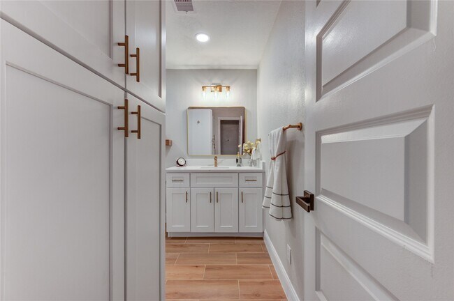 Photo - 3538 Truxton Dr