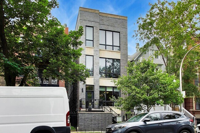Photo - 3740 N Clifton Ave Unit 2
