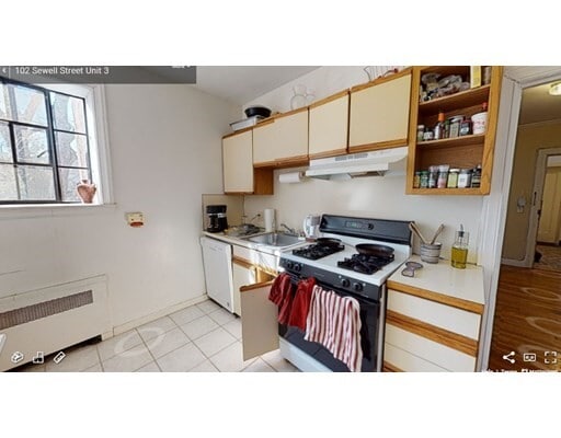 Photo - 102 Sewall Ave Unit 3