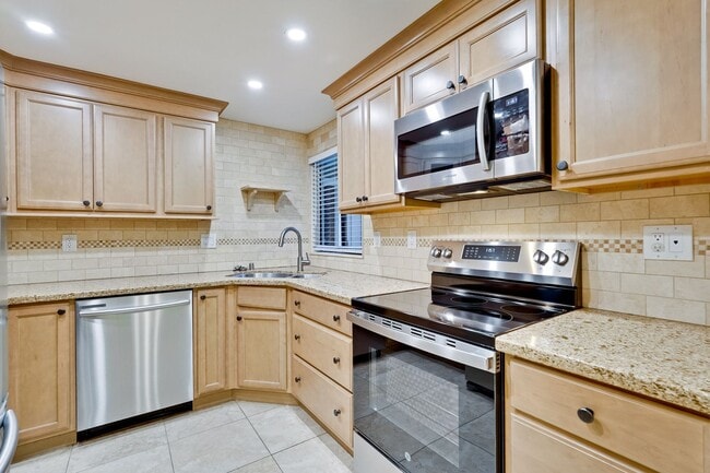 Photo - 2/2 Downstairs Condo in a Great Location Nestled Behind EBAY in The Hamilton Corners Community