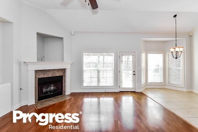 Photo - 4378 Bloombury St