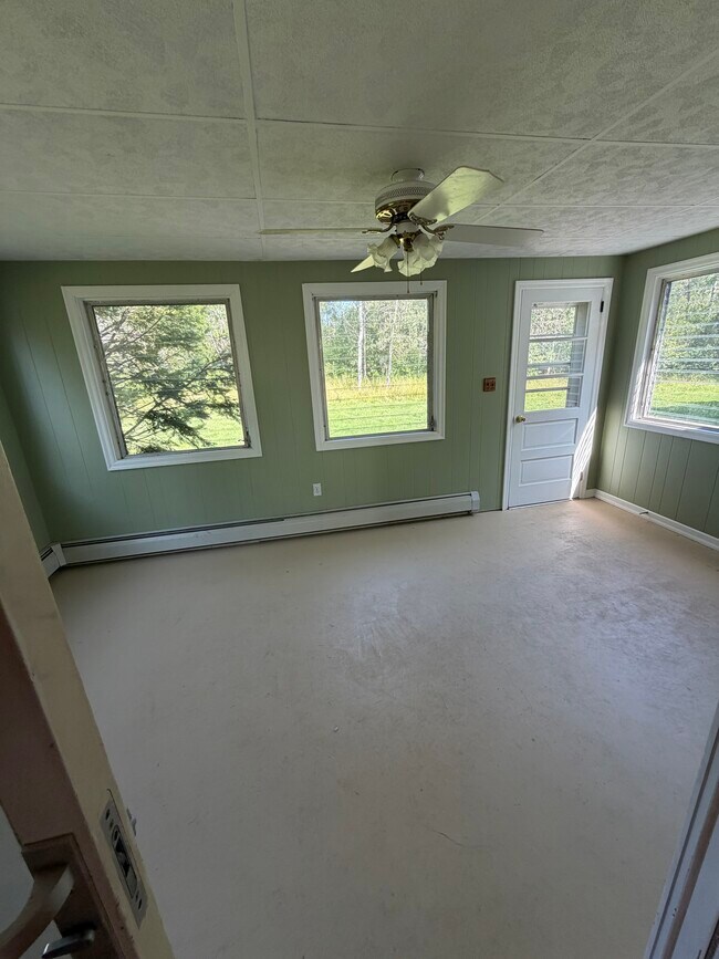 818 Griffin Pond Rd