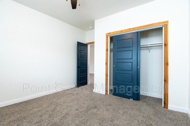 Photo - 2881 Oliver Dr