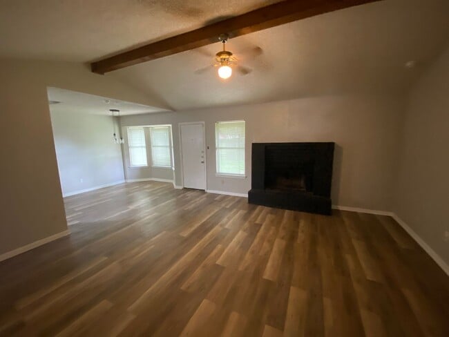 Building Photo - Half Off First Month's Rent