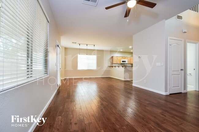 Photo - 10832 Avenzano St