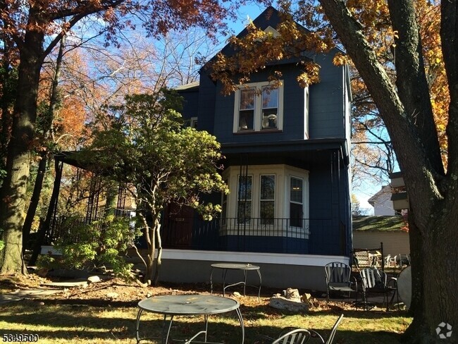 Building Photo - 204 Prospect St Rental