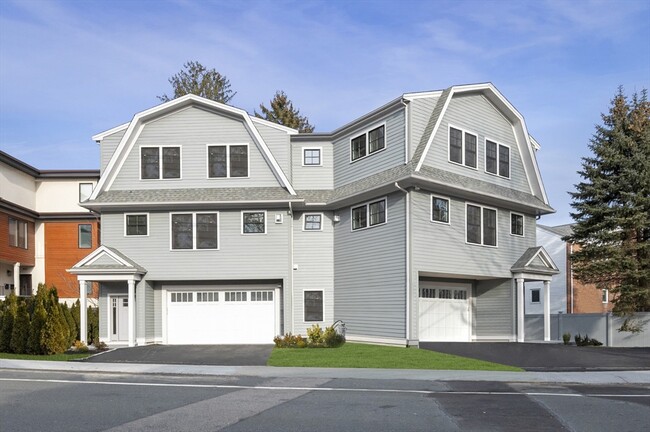 Building Photo - 799 Heath St Unit 2