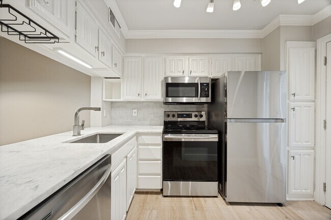 Photo - 5200 Martel Ave