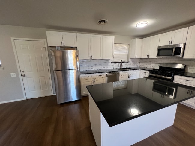 Photo - 1623 Parkdale Dr