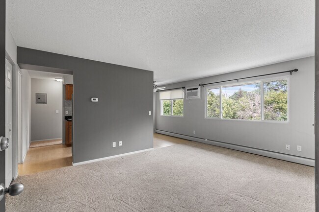 Photo - Rosco Apts-2720 Unit 303