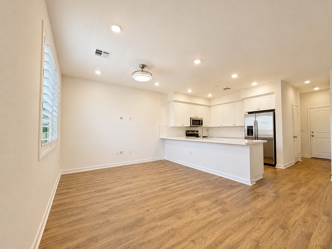 Photo - 33221 Opal Glass Dr