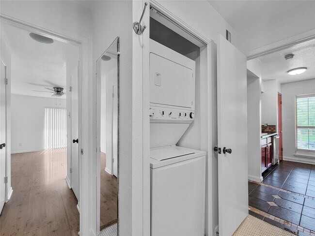 Photo - 10075 Westpark Dr Unit 9