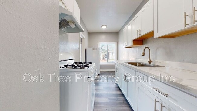 Photo - 2805 E 16th St