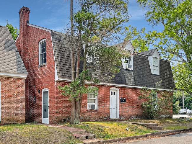 Building Photo - 710 Wythe Ln Unit 710 A Wythe Lane