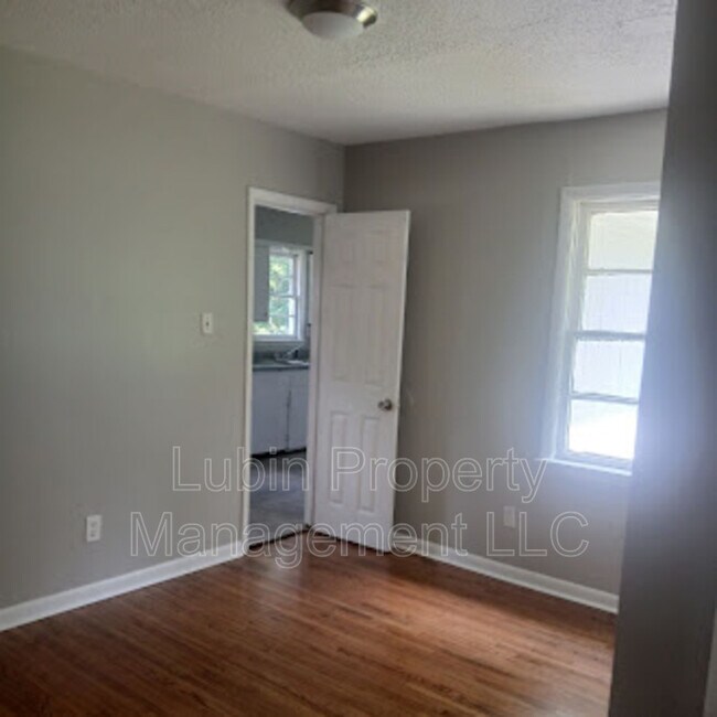 Photo - 1252 Maywood St