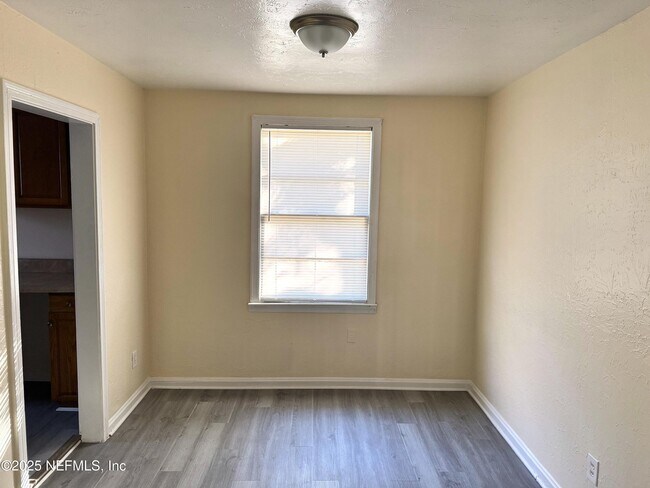 Photo - 4752 Post St