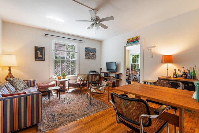 Photo - 903 Clarendon St Unit B