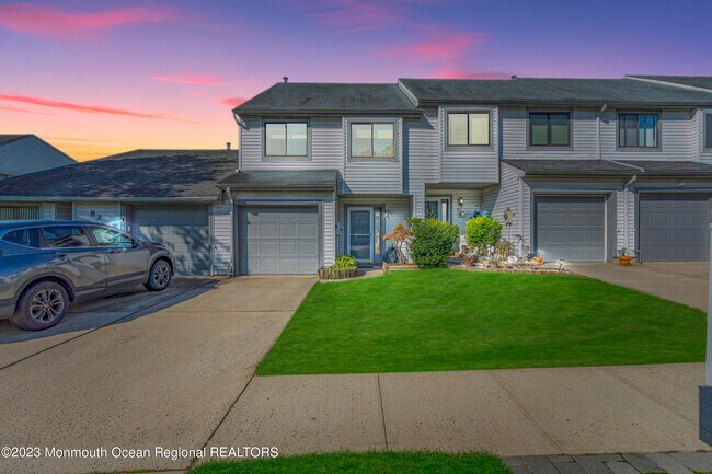 Photo - 84 Lexington Cir