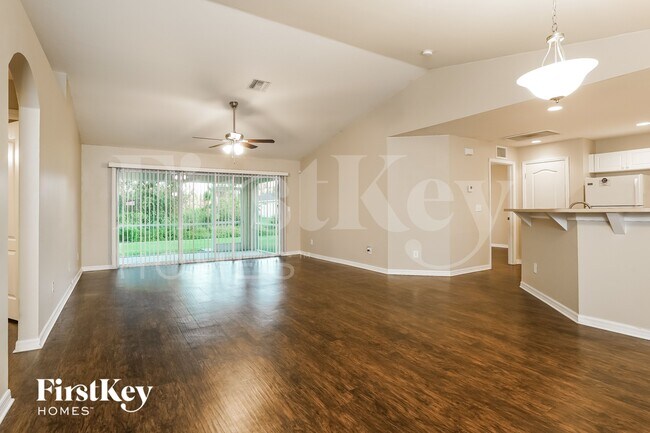 Photo - 3310 49th St W